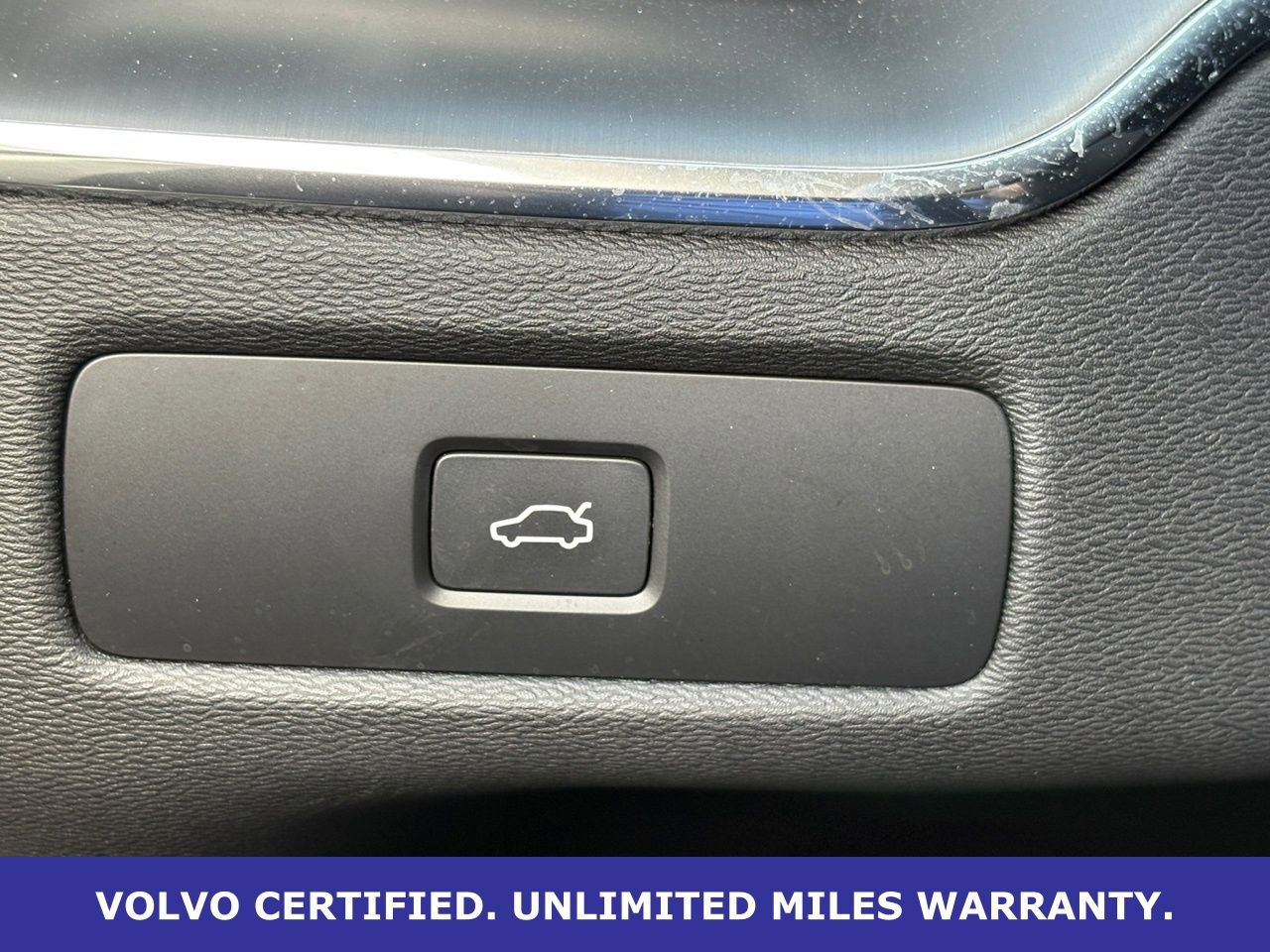 Certified 2025 Volvo XC60 B5 Core image 20