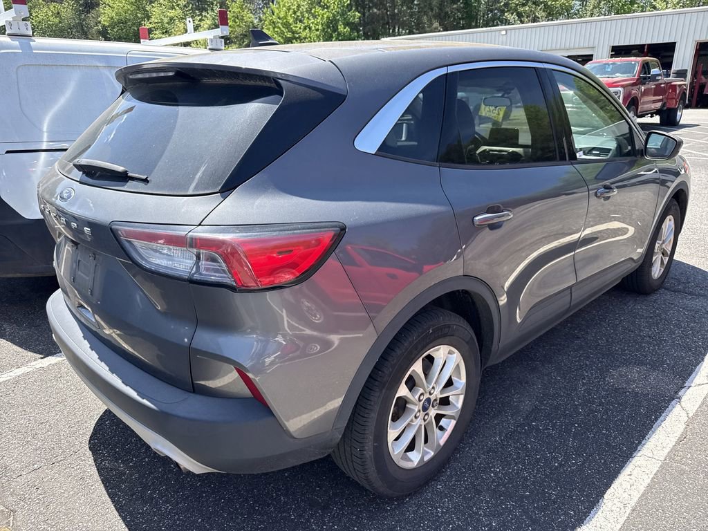 Used 2021 Ford Escape SE image 12