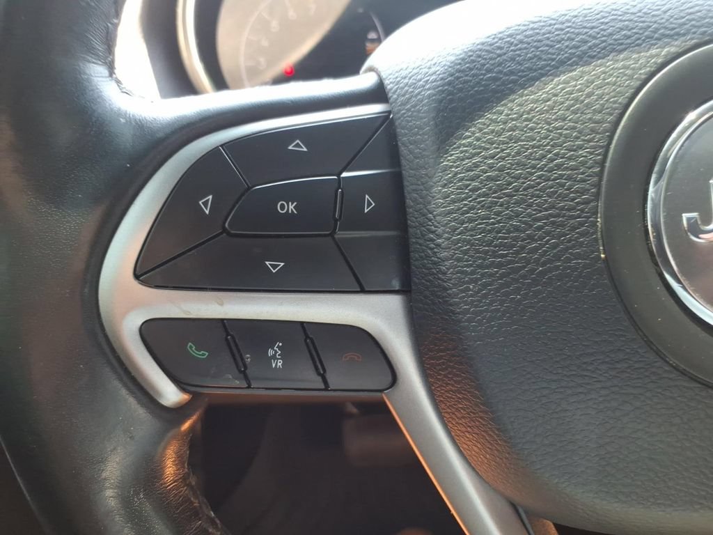 Used 2020 Jeep Grand Cherokee Altitude RWD image 20