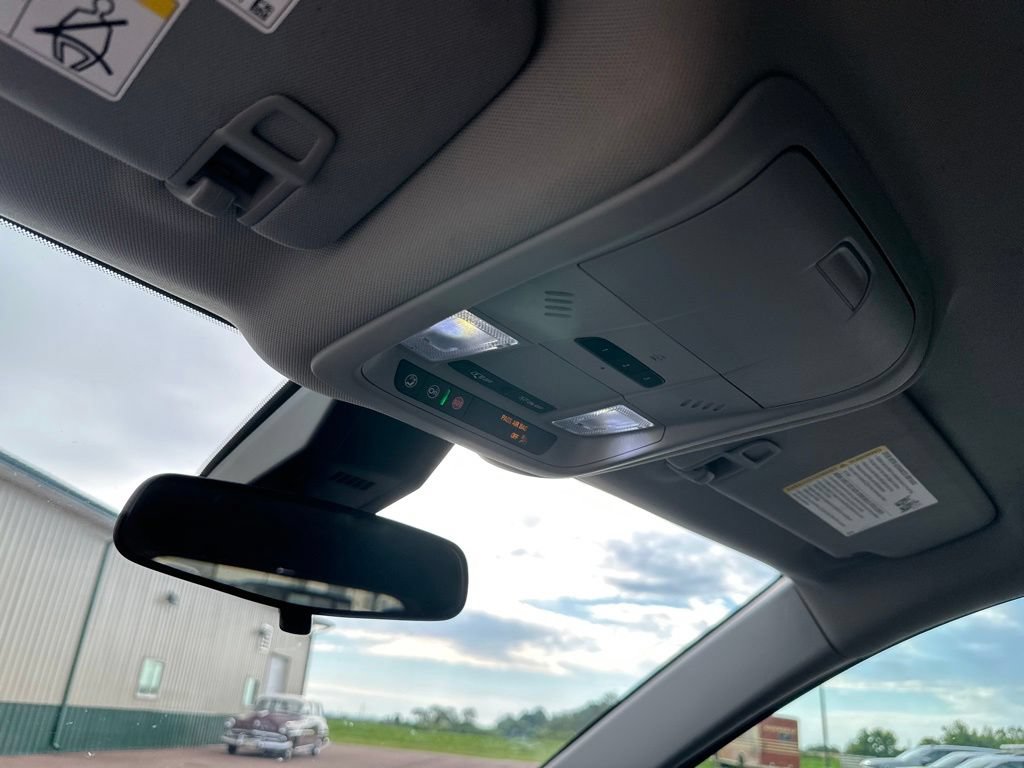 Used 2021 Chevrolet Equinox LT AWD/4WD image 19