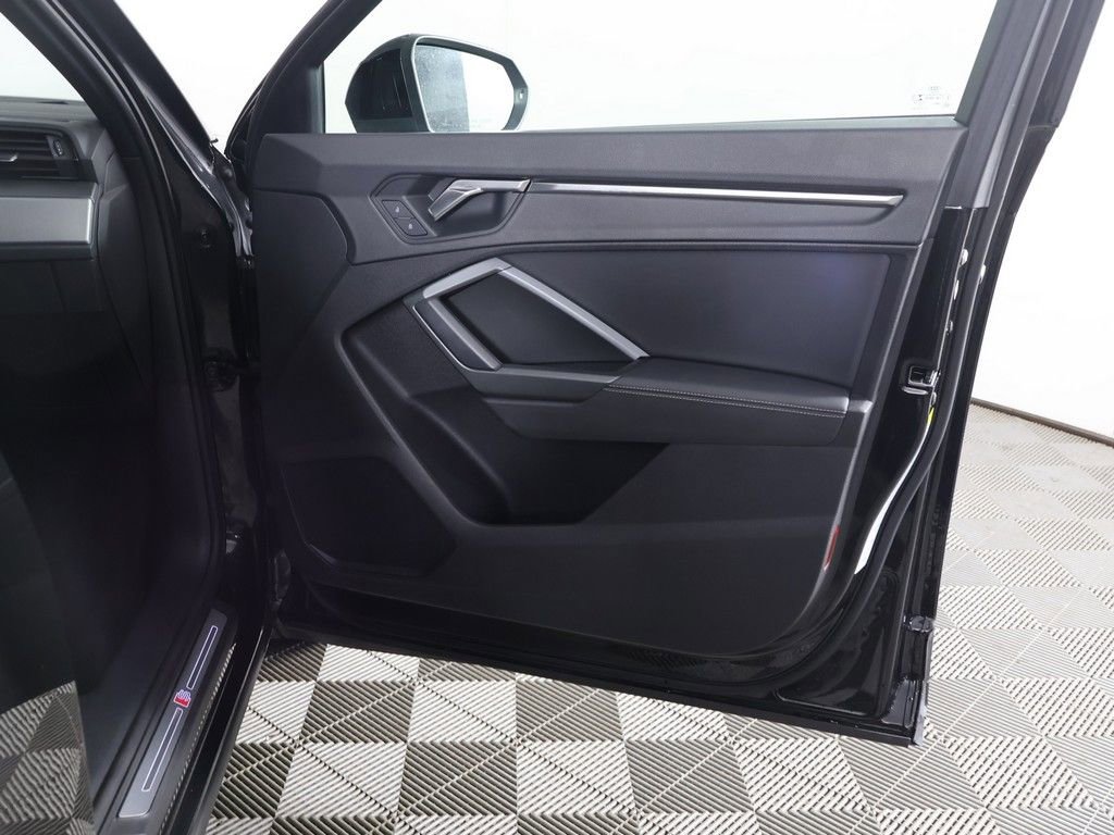 Used 2023 Audi Q3 2.0T Premium image 22