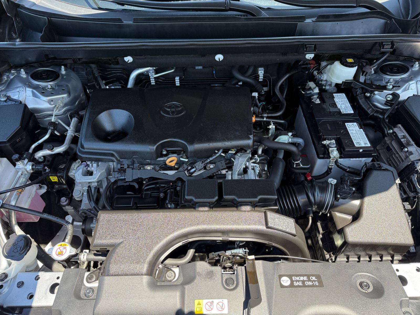 Used 2021 Toyota RAV4 XLE w/ Convenience Package FWD image 20