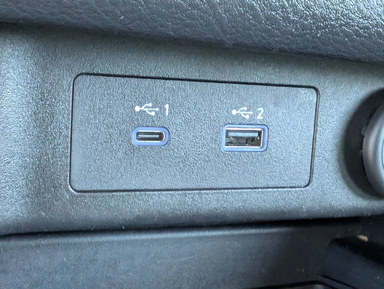 Used 2023 Nissan Rogue S FWD image 19