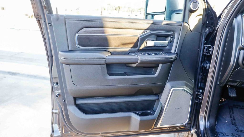 New 2026 RAM 2500 Laramie AWD/4WD image 25