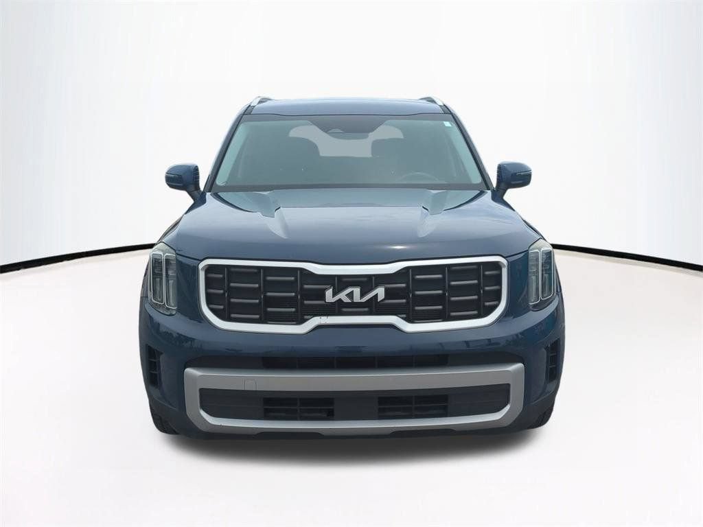 Used 2023 Kia Telluride S AWD/4WD image 3