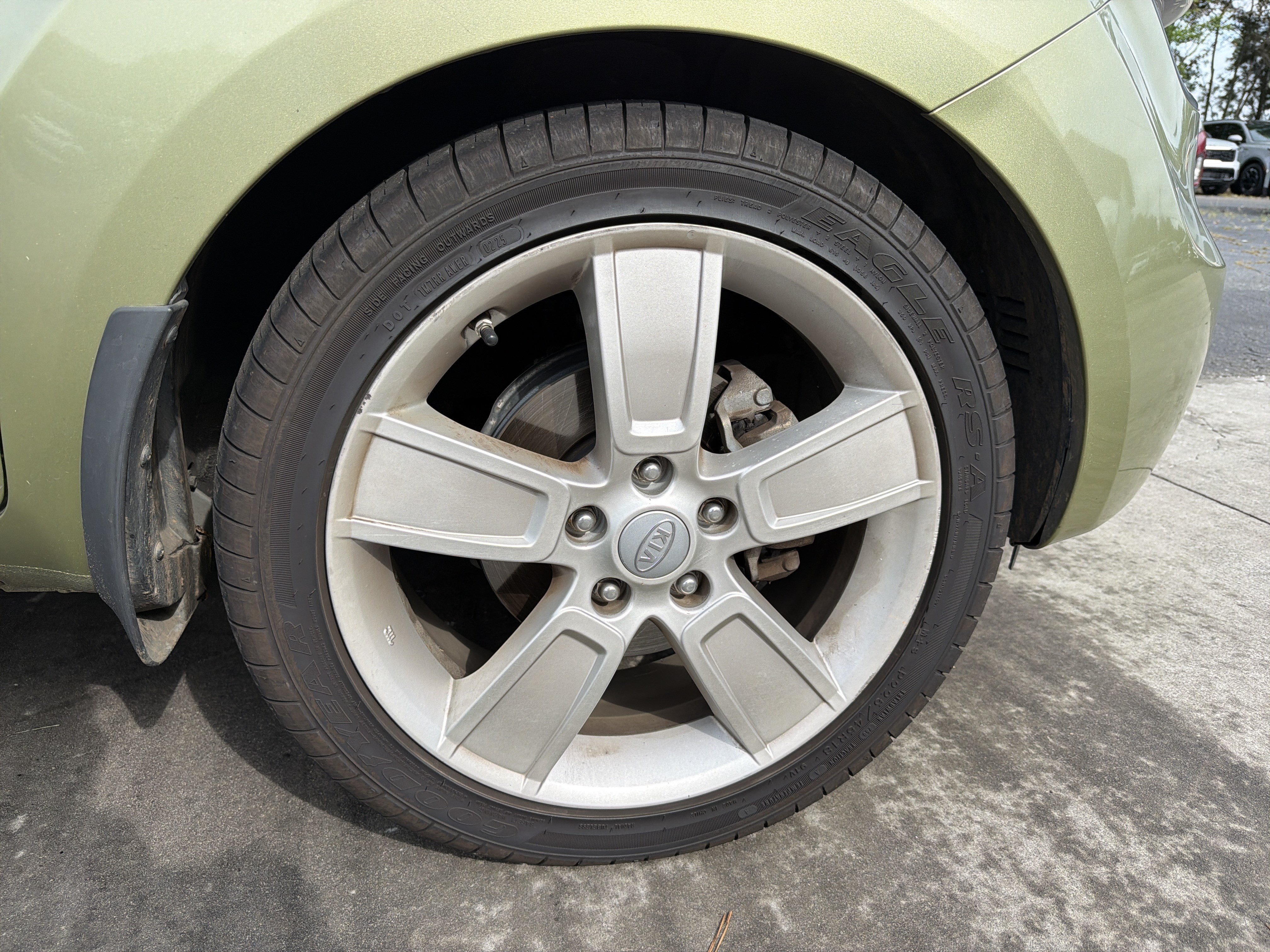 Used 2010 Kia Soul ! FWD image 8