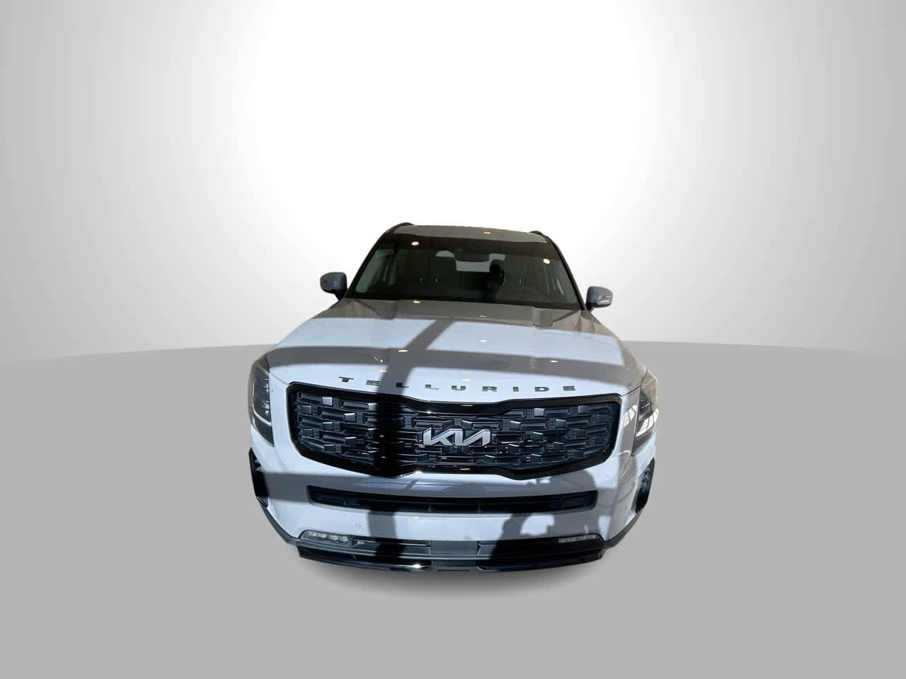 Used 2022 Kia Telluride SX w/ Nightfall Edition Package AWD/4WD image 3