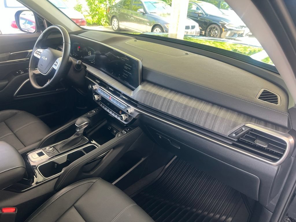 Certified 2025 Kia Telluride EX w/ EX Captain's Chair Package AWD/4WD image 22