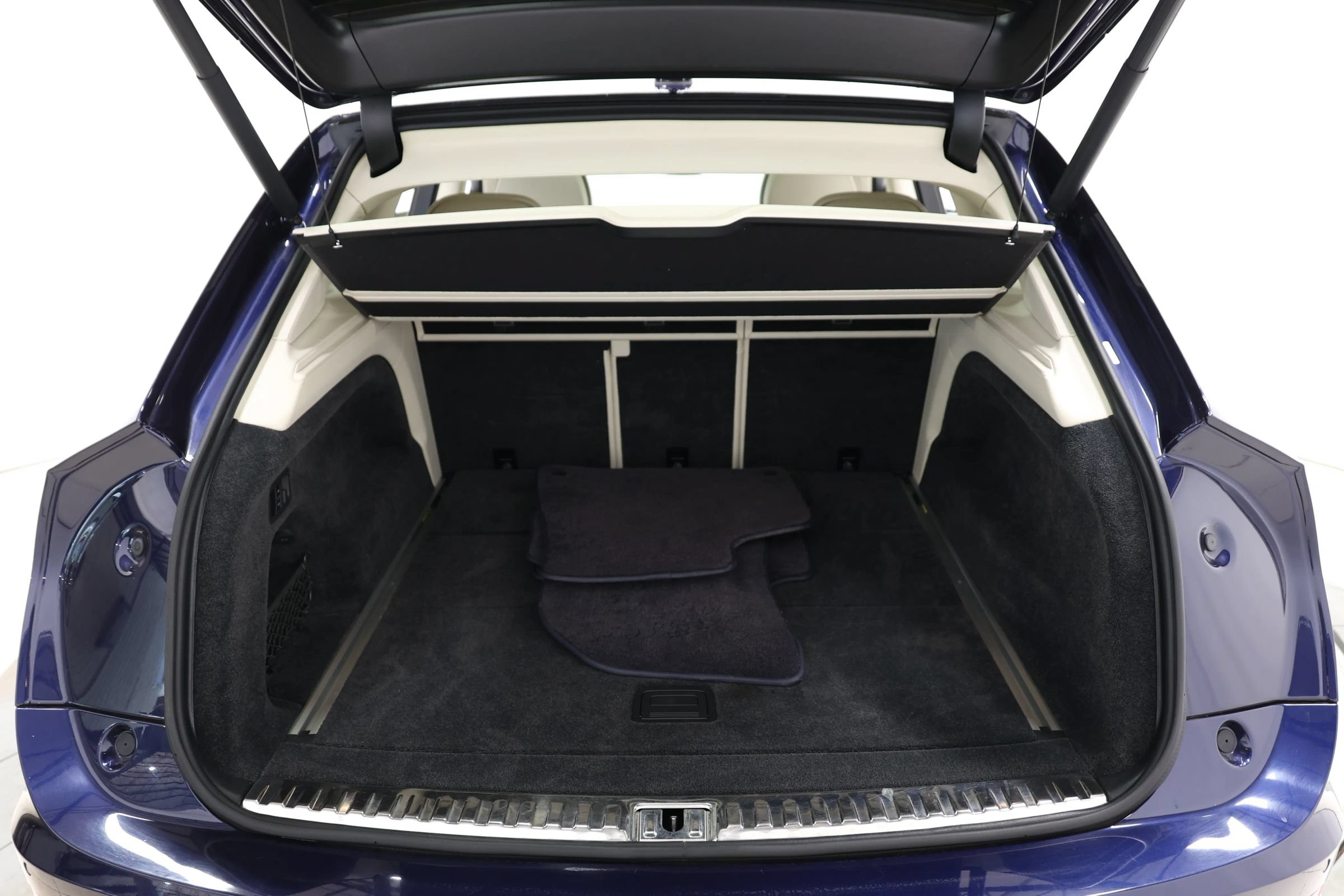 Used 2021 Bentley Bentayga w/ First Edition Specification AWD/4WD image 77