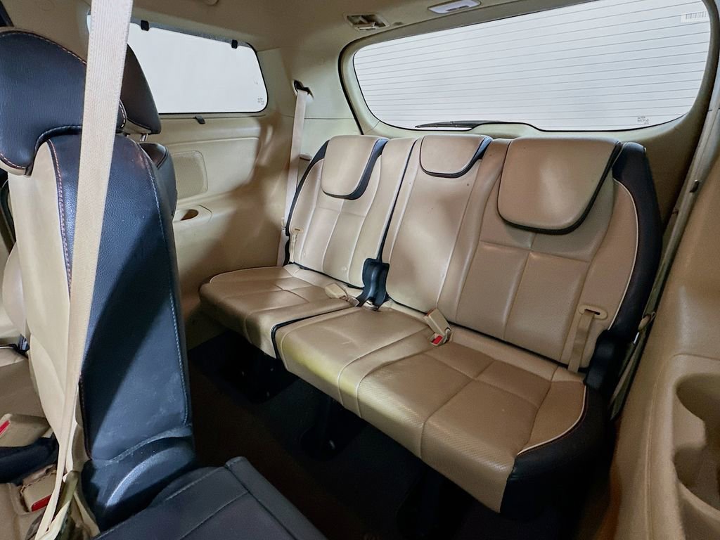 Used 2017 Kia Sedona LX w/ LX Essentials Premium Package image 4