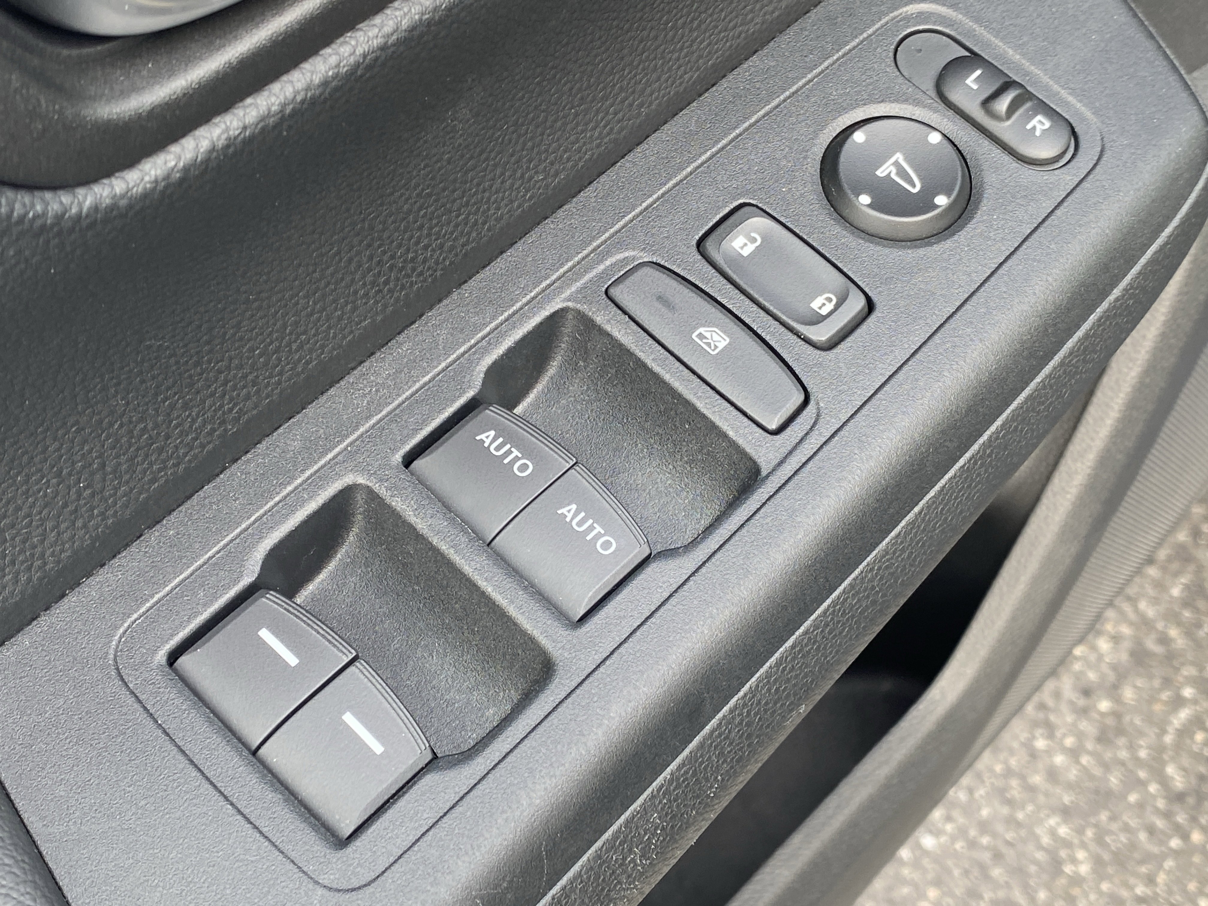 Certified 2025 Honda CR-V EX image 17