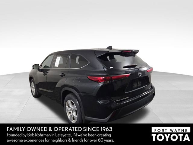 Used 2023 Toyota Highlander LE image 9