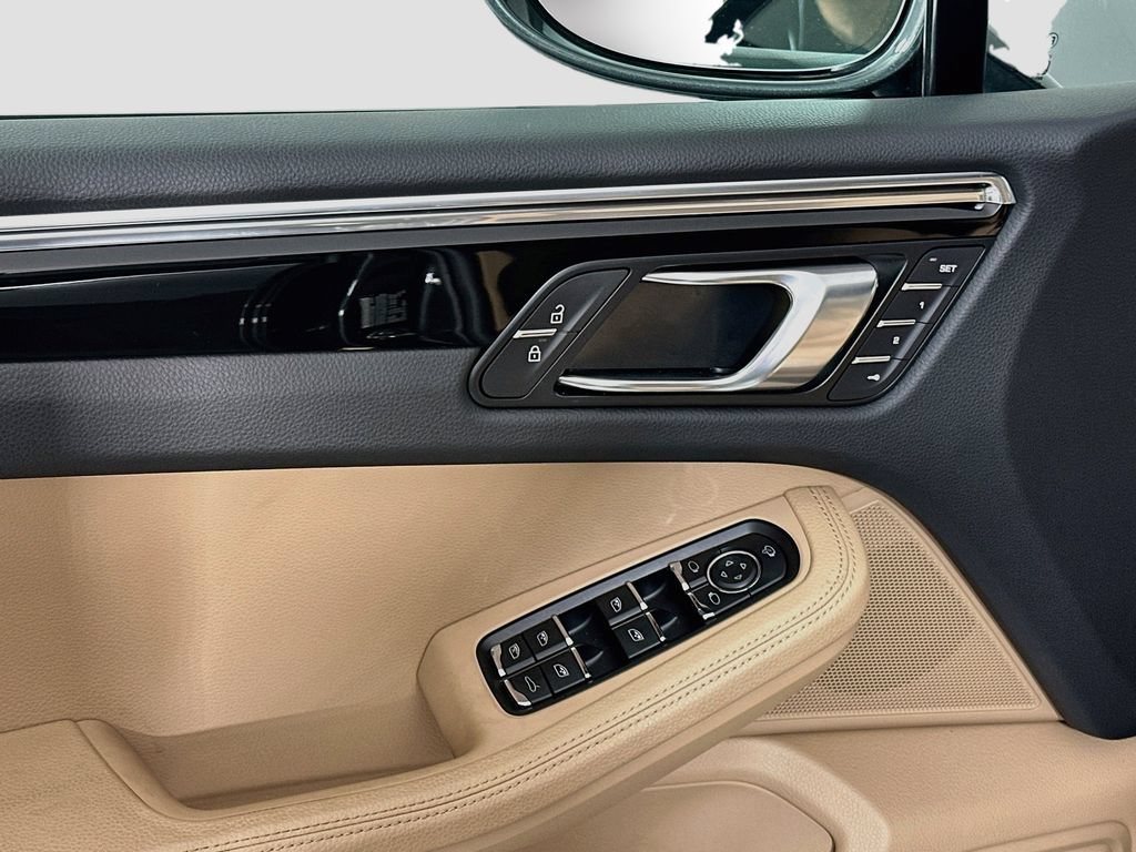 Certified 2026 Porsche Macan AWD/4WD image 20