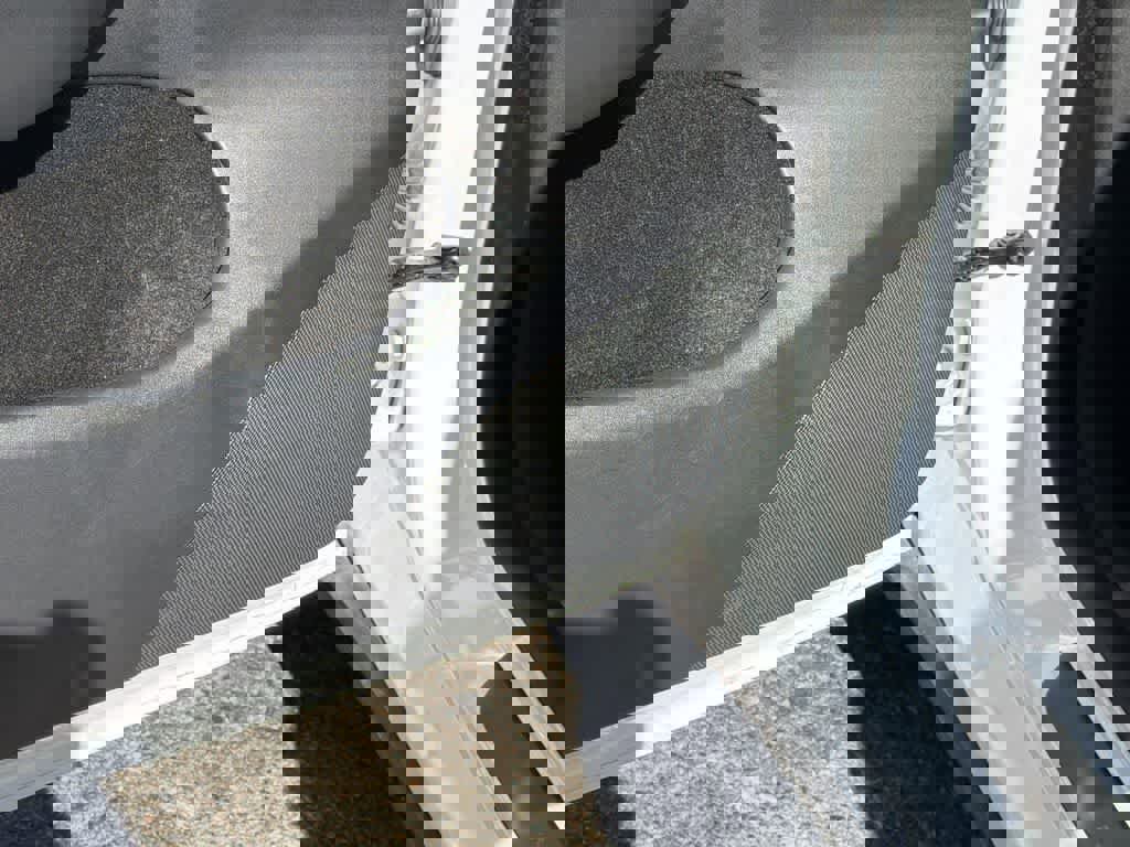 Used 2022 Tesla Model Y Long Range image 25