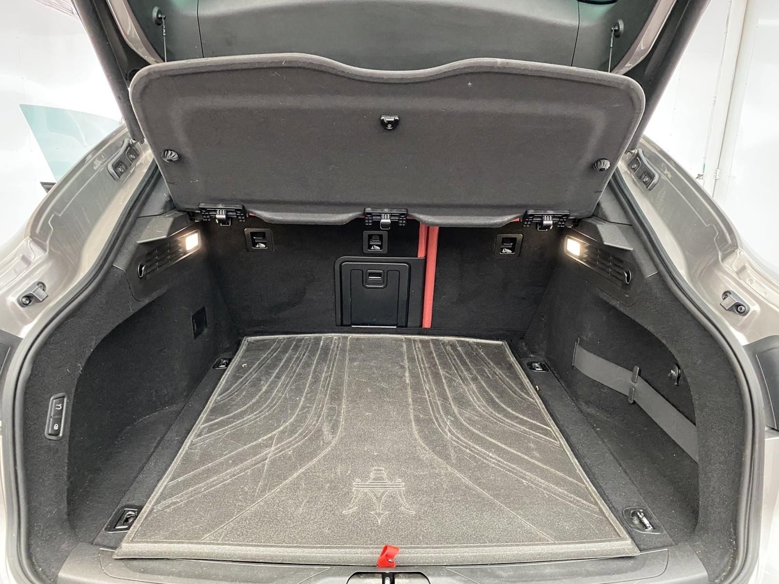 Used 2021 Maserati Levante image 15
