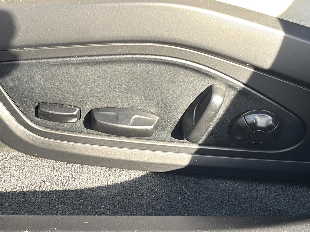 Used 2021 Porsche Taycan 4S image 19