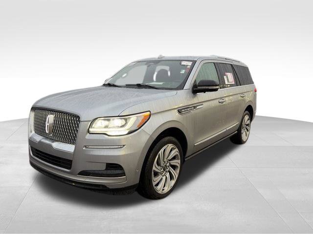 Used 2023 Lincoln Navigator Reserve AWD/4WD image 4