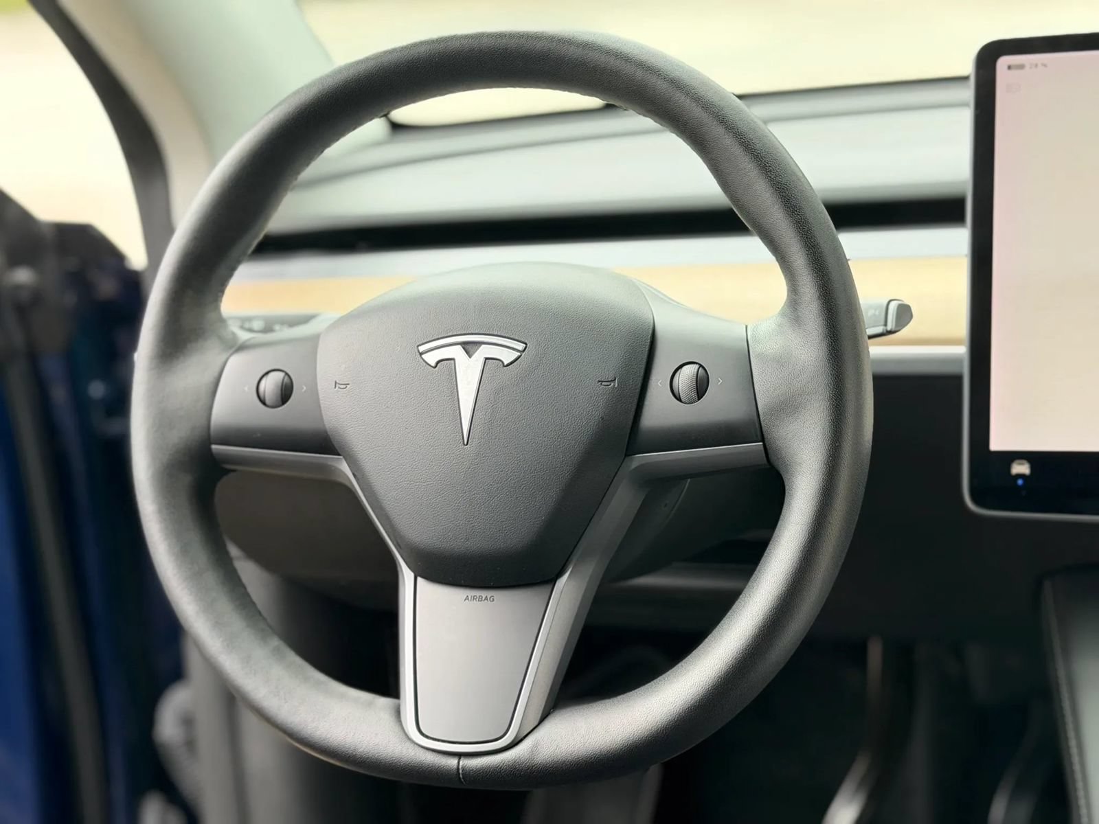 Used 2022 Tesla Model Y Long Range AWD/4WD image 24