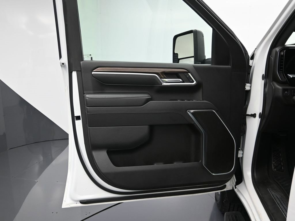 Used 2024 Chevrolet Silverado 2500 LT image 11