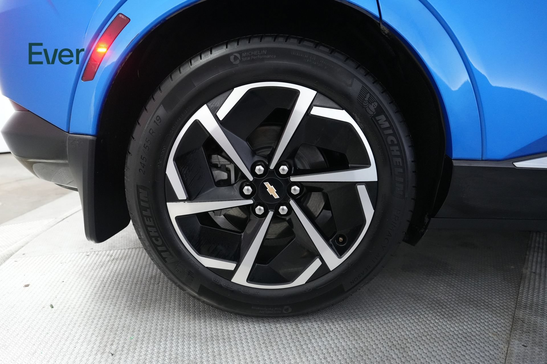 Used 2024 Chevrolet Equinox EV LT FWD image 21