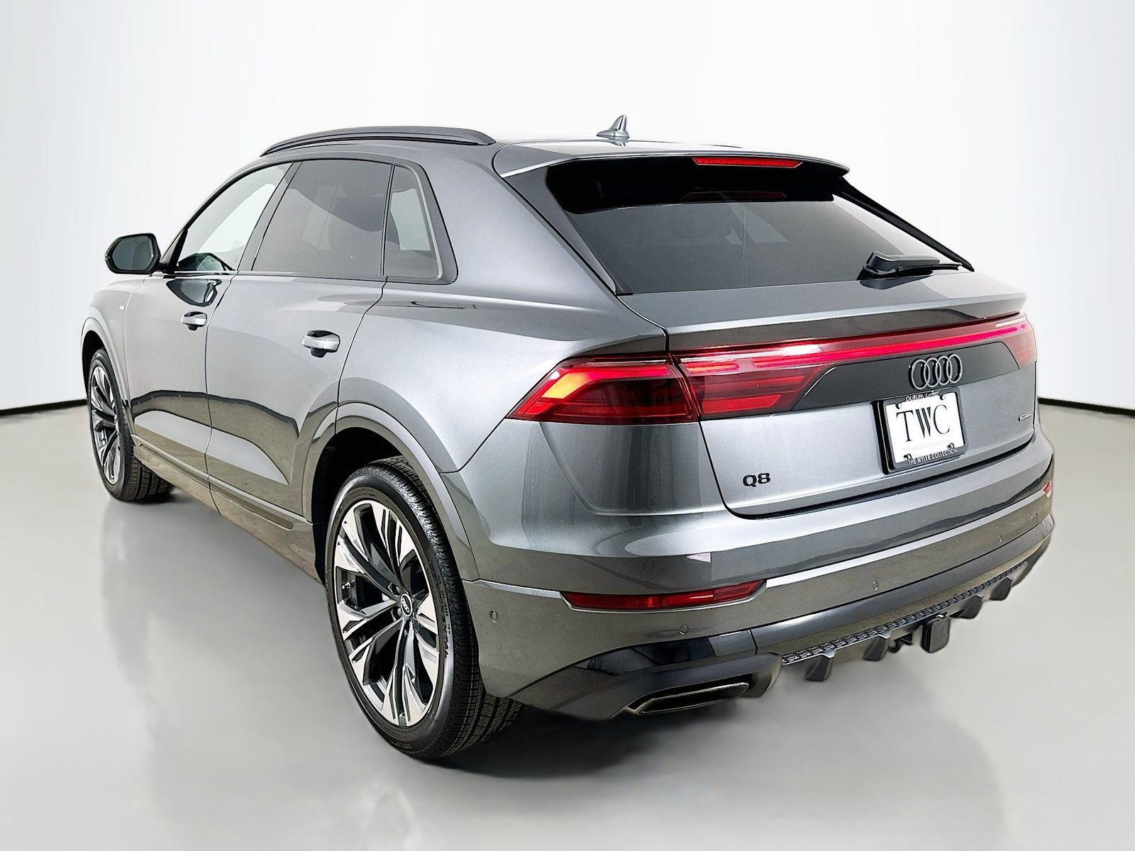 New 2026 Audi Q8 Premium Plus AWD/4WD image 7