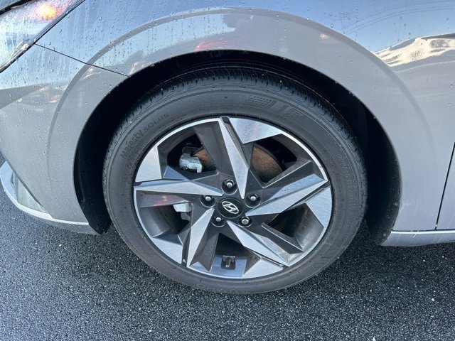 Used 2023 Hyundai Elantra Limited image 29