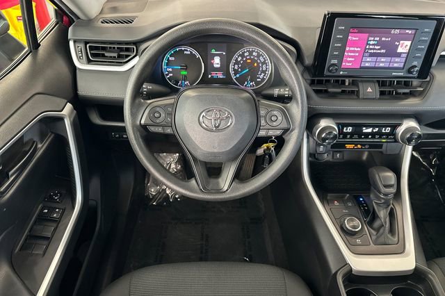 Certified 2021 Toyota RAV4 LE w/ Carpet Mat Package (TMS) AWD/4WD image 18