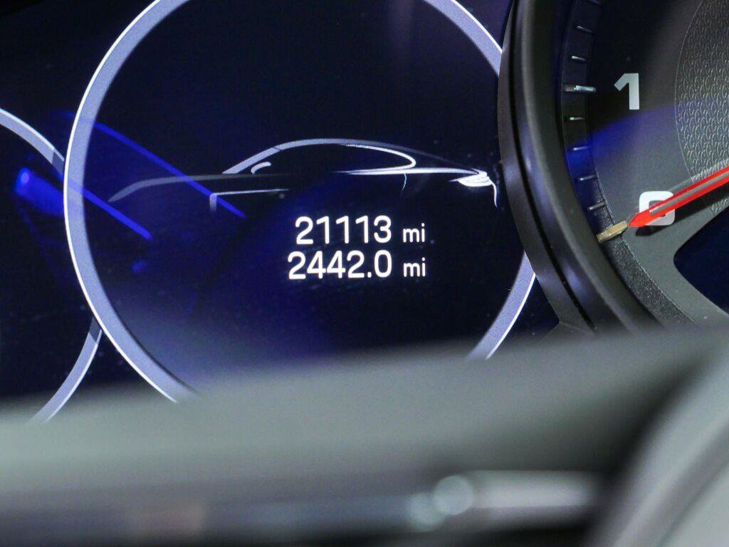 Certified 2023 Porsche Panamera image 11
