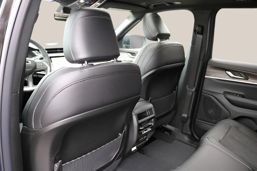 New 2026 Jeep Grand Cherokee Altitude AWD/4WD image 52