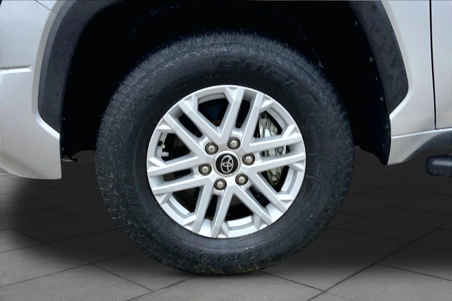 Used 2022 Toyota Tundra SR5 RWD image 11