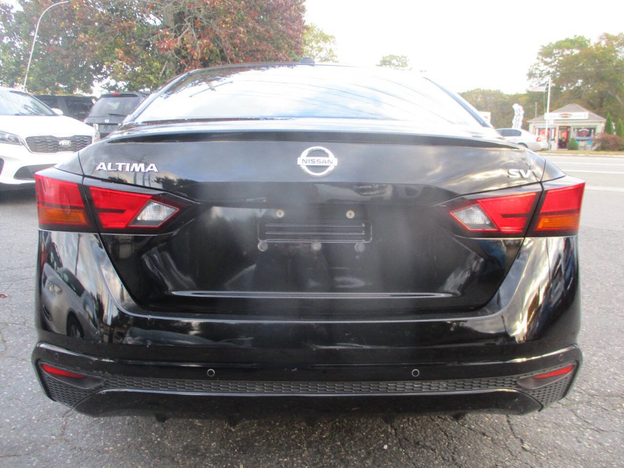 Used 2022 Nissan Altima 2.5 SV image 2