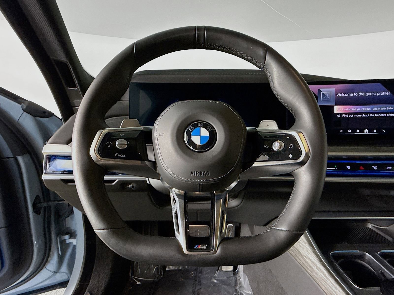 Certified 2025 BMW 740i image 11