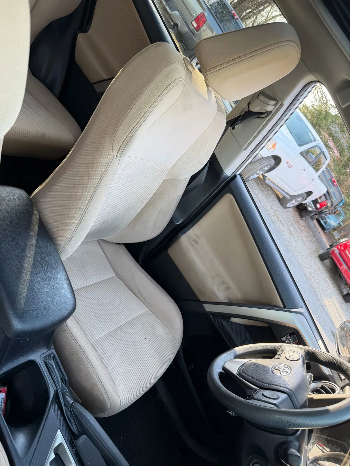 Used 2015 Toyota RAV4 XLE image 27