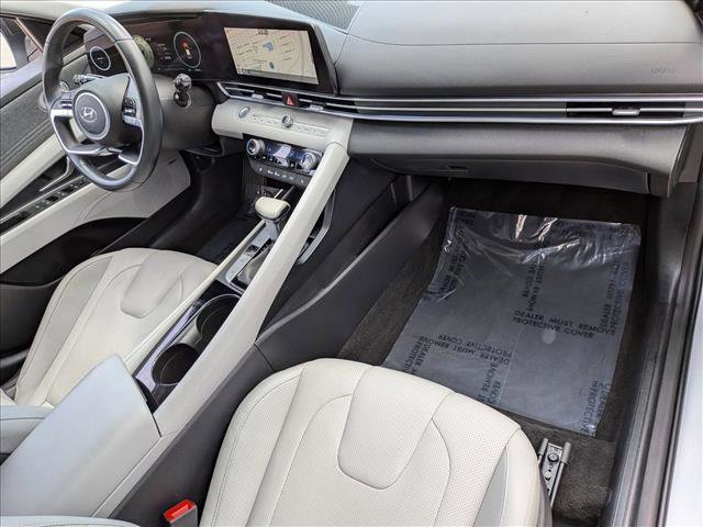 Used 2021 Hyundai Elantra Limited image 23