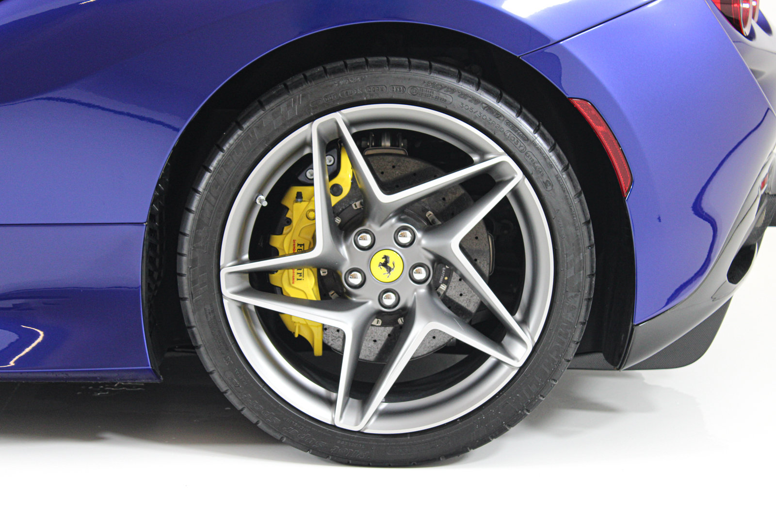 Certified 2023 Ferrari F8 Tributo RWD image 24