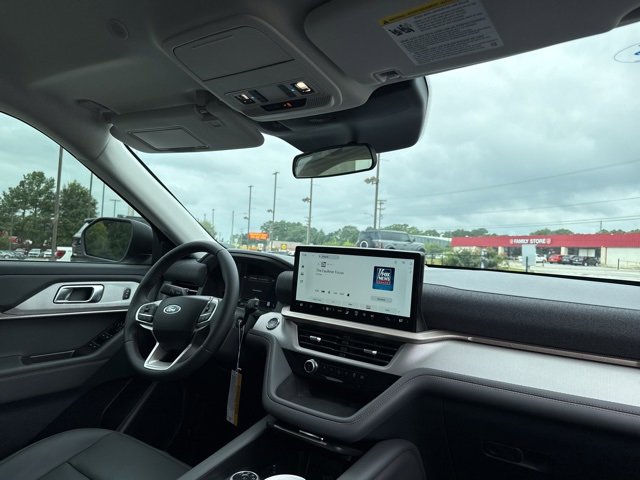 New 2025 Ford Explorer Active w/ Active Comfort Package image 18