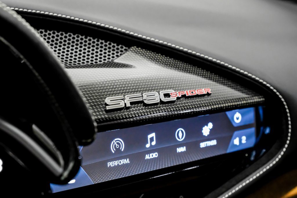 Used 2022 Ferrari SF90 Spider image 21