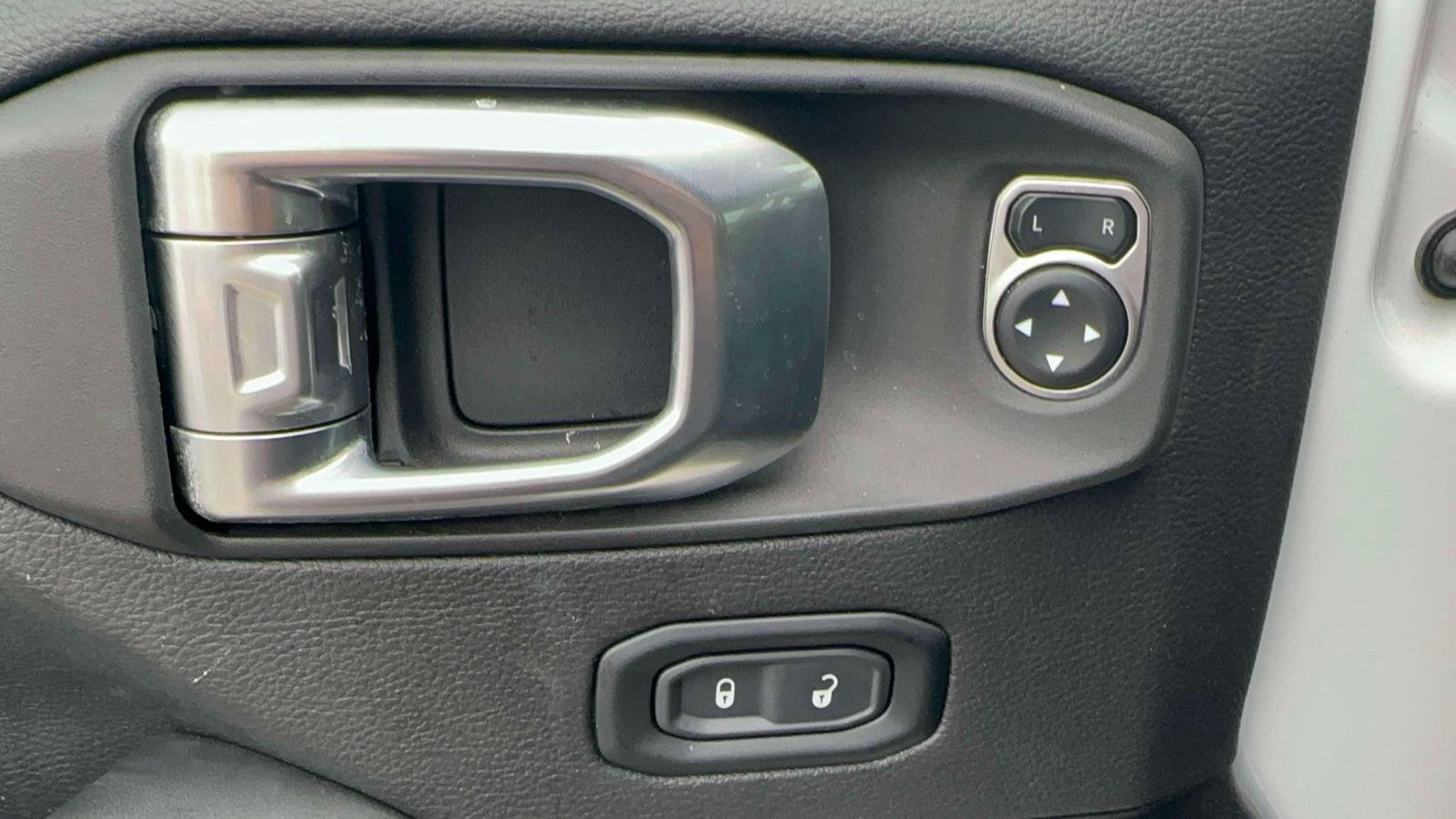 Used 2024 Jeep Wrangler High Altitude AWD/4WD image 14