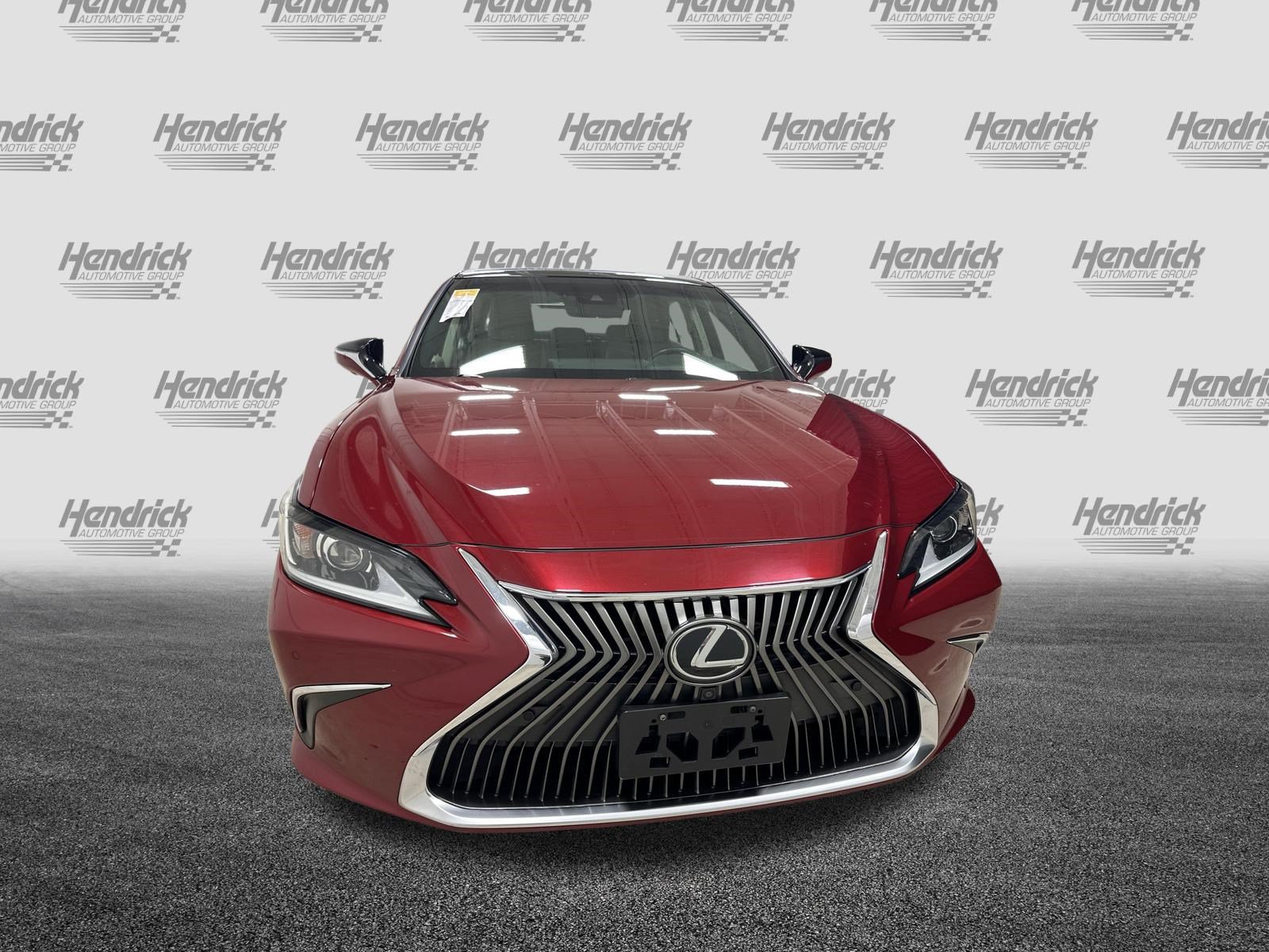 Used 2020 Lexus ES 350 Luxury w/ Accessory Package FWD image 3
