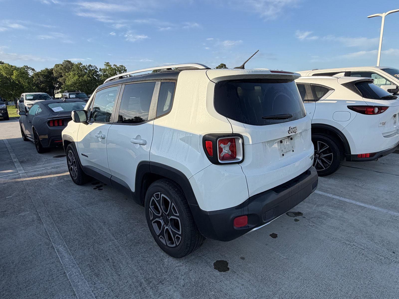 Used 2017 Jeep Renegade Limited FWD image 4