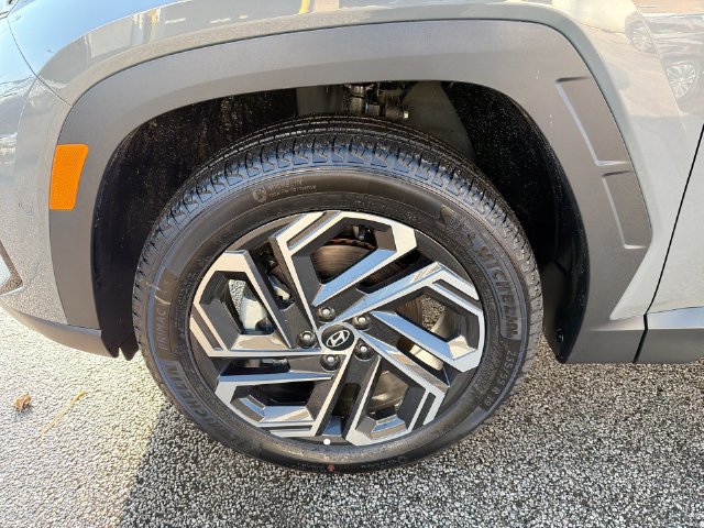 New 2025 Hyundai Tucson Limited AWD/4WD image 12