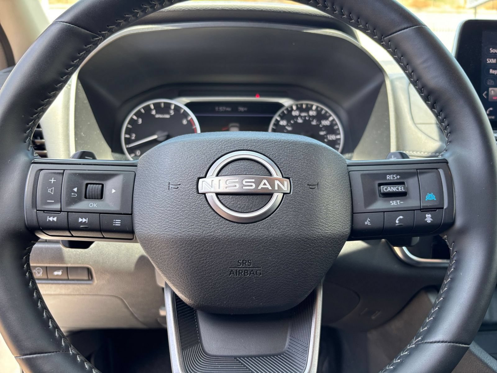 Used 2025 Nissan Rogue SV FWD image 30