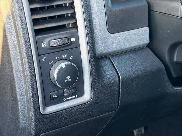 Used 2017 RAM 1500 Express image 10