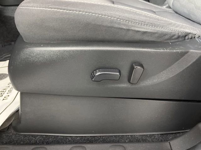 Used 2024 Nissan Frontier SV image 31