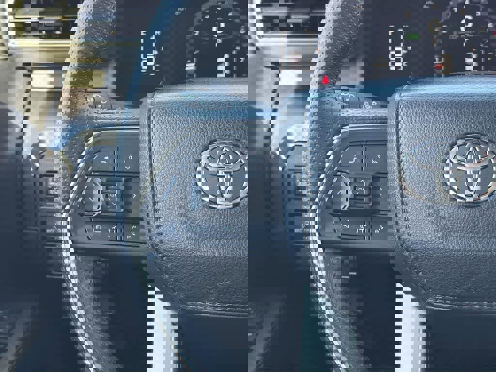 Used 2025 Toyota 4Runner SR5 image 8