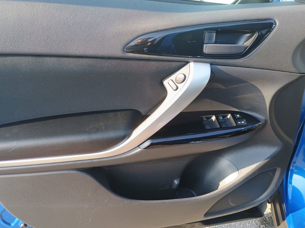 Used 2020 Mitsubishi Eclipse Cross LE FWD image 10