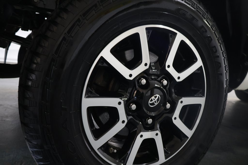 Used 2020 Toyota Tundra SR5 w/ TRD Off-Road Package image 28
