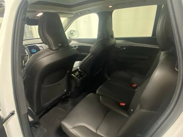 Used 2025 Volvo XC90 B5 Core AWD/4WD image 13