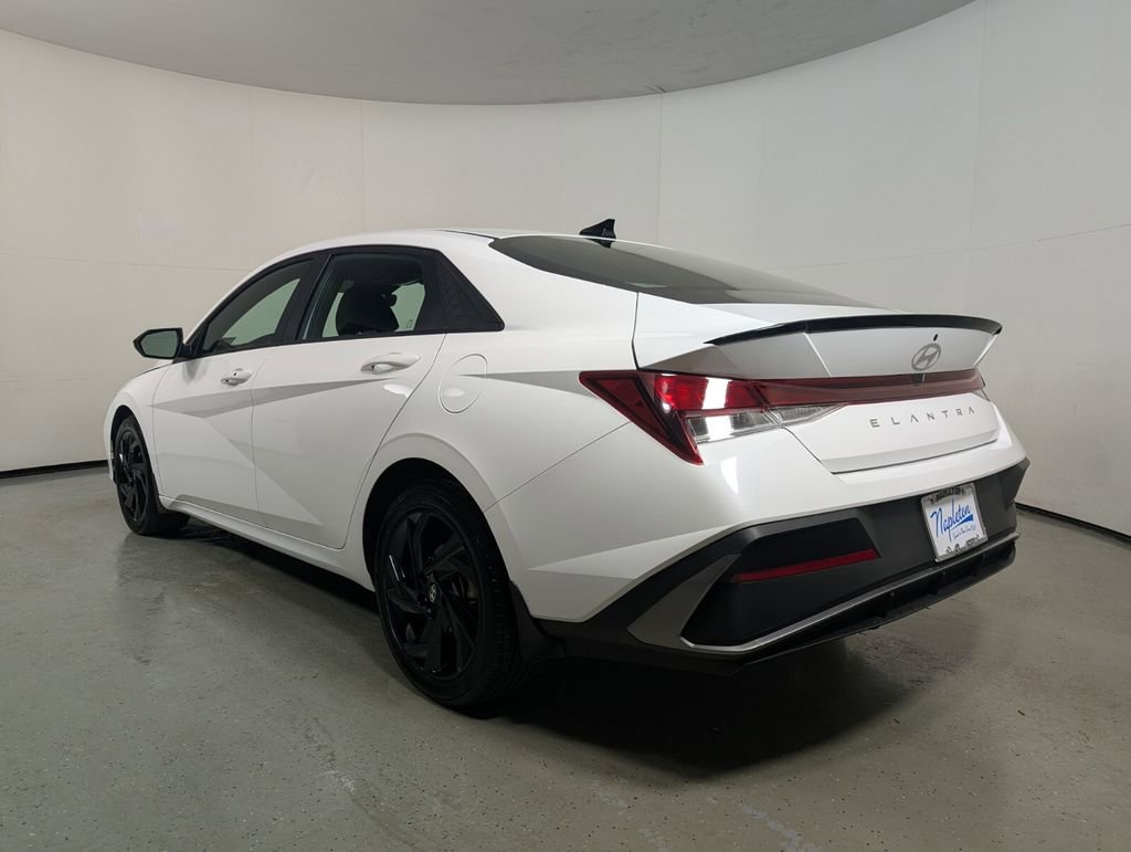 Used 2026 Hyundai Elantra Sport image 6