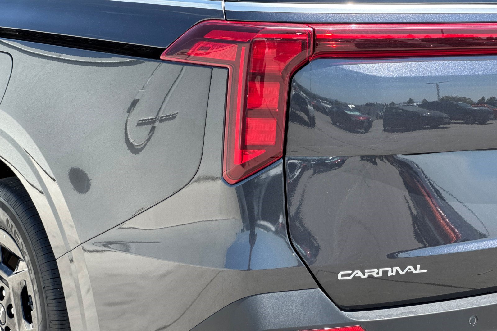 Used 2026 Kia Carnival FWD image 30